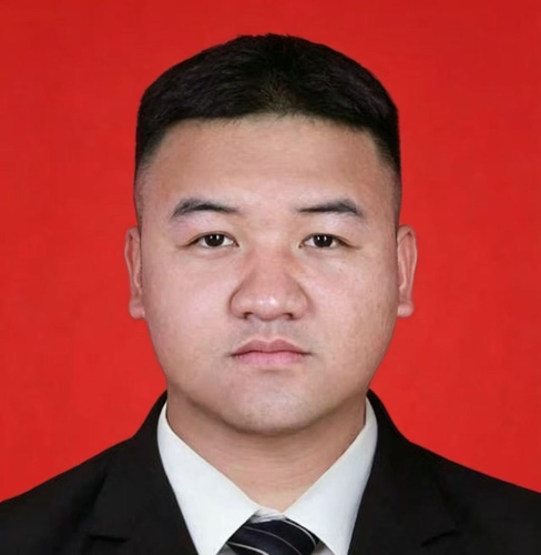 包志雄